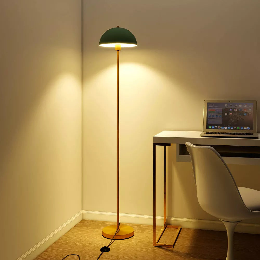 Lampa podłogowa z miseczkowatym abażurem i przełącznikiem nożnym